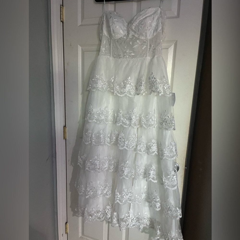 Elegant White Lace Dress